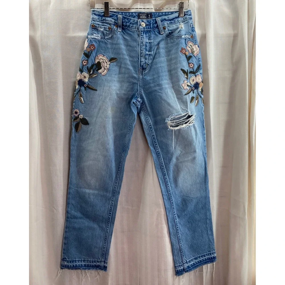 Abercrombie Fitch Annie High Rise Girlfriend Jeans Embroidered Ripped Frayed 26" - Picture 1 of 9